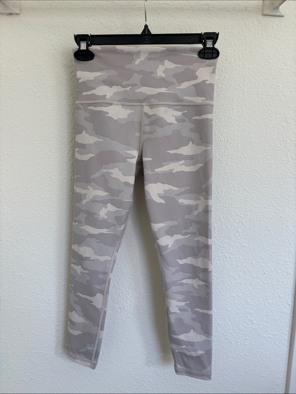 Athleta Women’s Camo Leggings in Light Gray and Cream